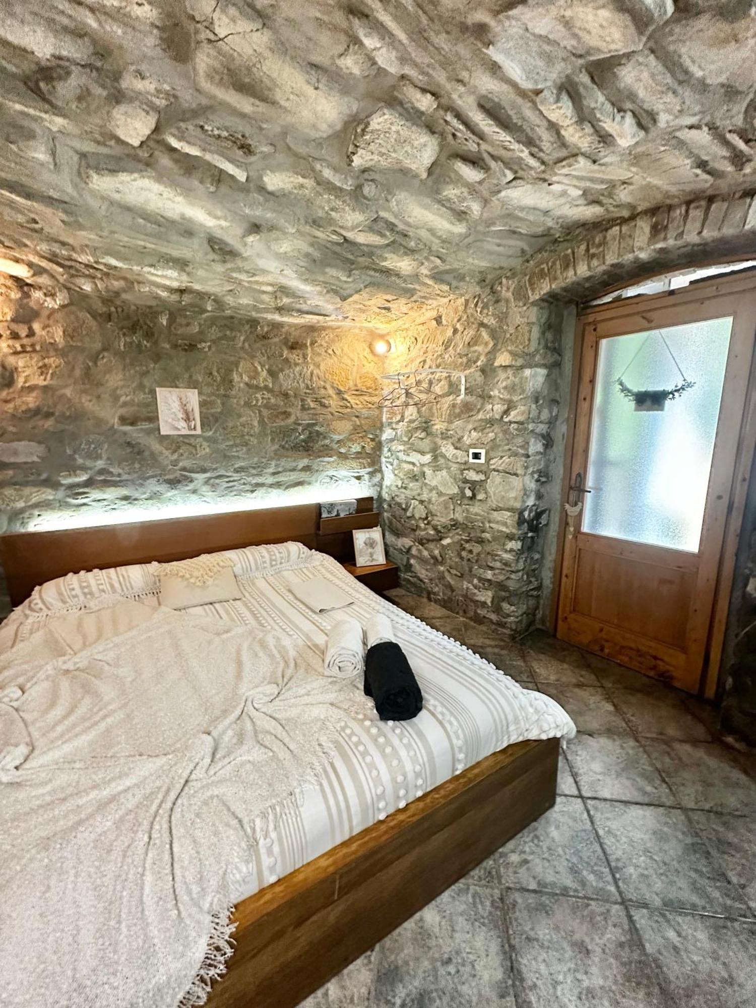 Hotel La Grotta Di Leonardo A Vinci Quarrata Exterior foto